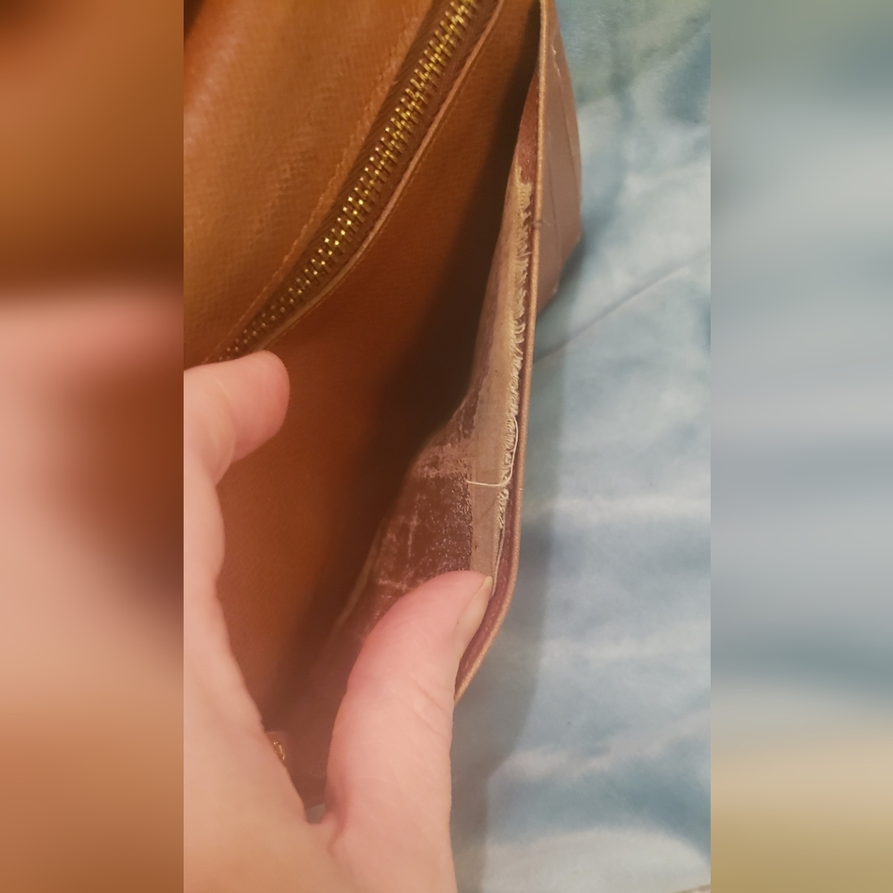 Lintage Louis Vuitton Long Kisslock Wallet - Picture 17 of 17